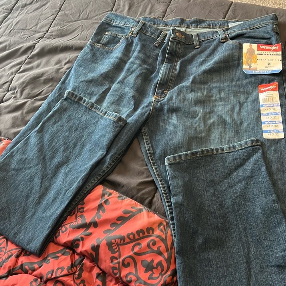 Wrangler blue denim jeans. 44x32. Brand new. Straight fit.
